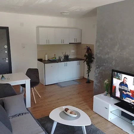 Elit Srebrno Jezero * Veliko Gradište