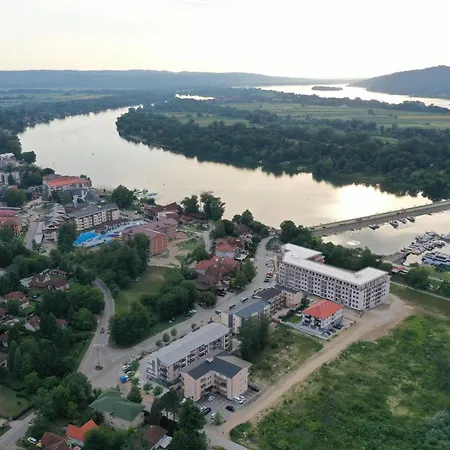 Elit Srebrno Jezero 公寓